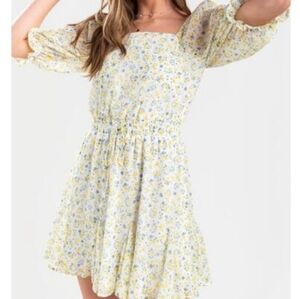 Franchescas Dainty Floral Puff Sleeve Dress